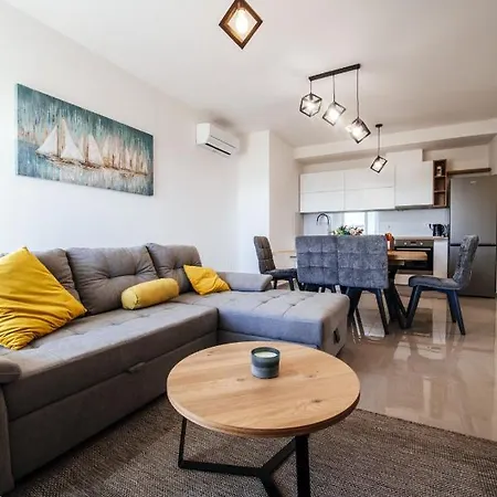 Crowonder Sun Dance Apartments With Heated Swimming Pool Seaview And Garden Sveti Filip i Jakov Exterior foto