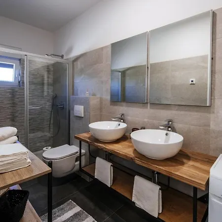 Crowonder Sun Dance Apartments With Heated Swimming Pool Seaview And Garden Sveti Filip i Jakov Exterior foto