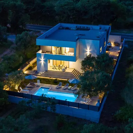 Crowonder Sun Dance Apartments With Heated Swimming Pool Seaview And Garden Sveti Filip i Jakov Exterior foto