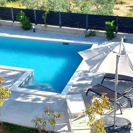 Crowonder Sun Dance Apartments With Heated Swimming Pool Seaview And Garden Sveti Filip i Jakov Exterior foto