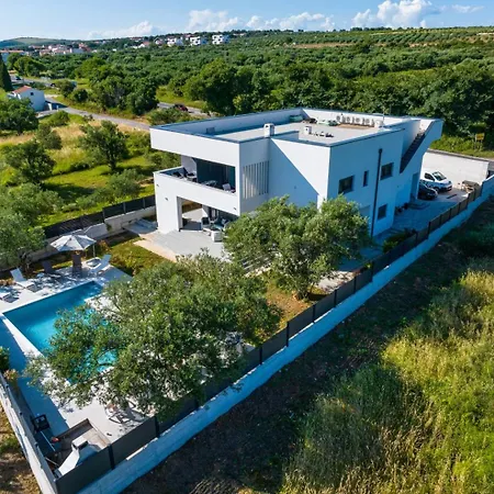 Crowonder Sun Dance Apartments With Heated Swimming Pool Seaview And Garden Sveti Filip i Jakov Exterior foto