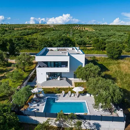 Crowonder Sun Dance Apartments With Heated Swimming Pool Seaview And Garden Sveti Filip i Jakov Exterior foto