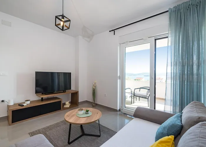 Crowonder Sun Dance Apartments With Heated Swimming Pool Seaview And Garden