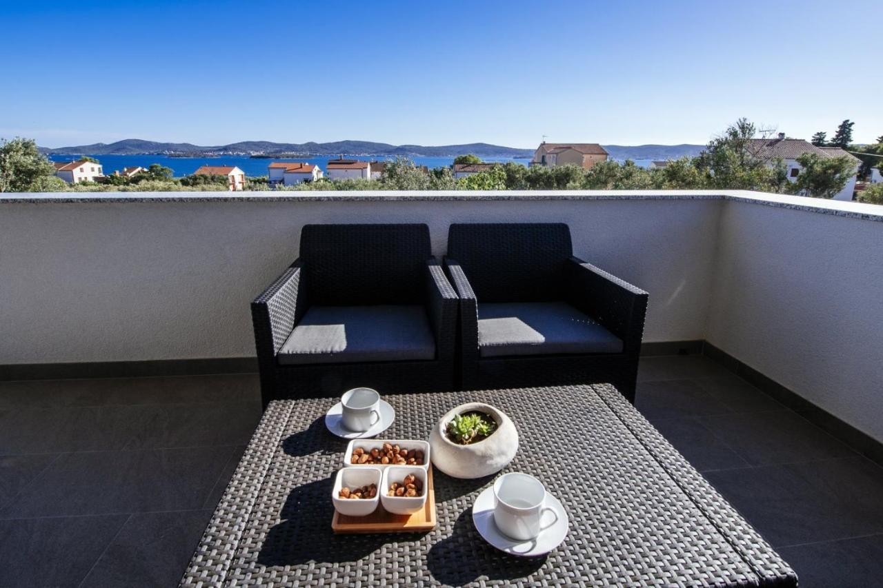Crowonder Sun Dance With Heated Swimming Pool Seaview And Garden *