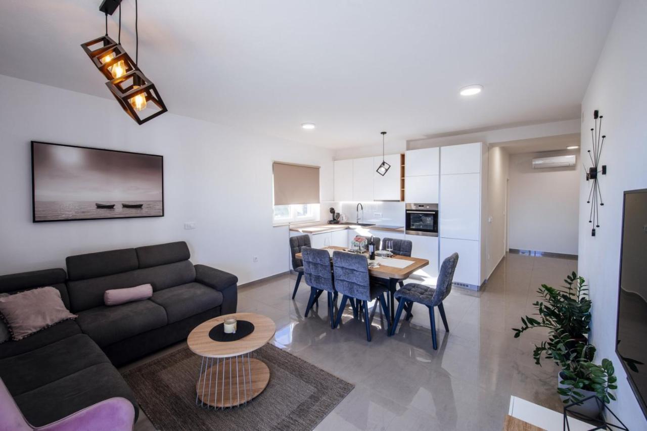 Apartment Crowonder Sun Dance With Heated Swimming Pool Seaview And Garden