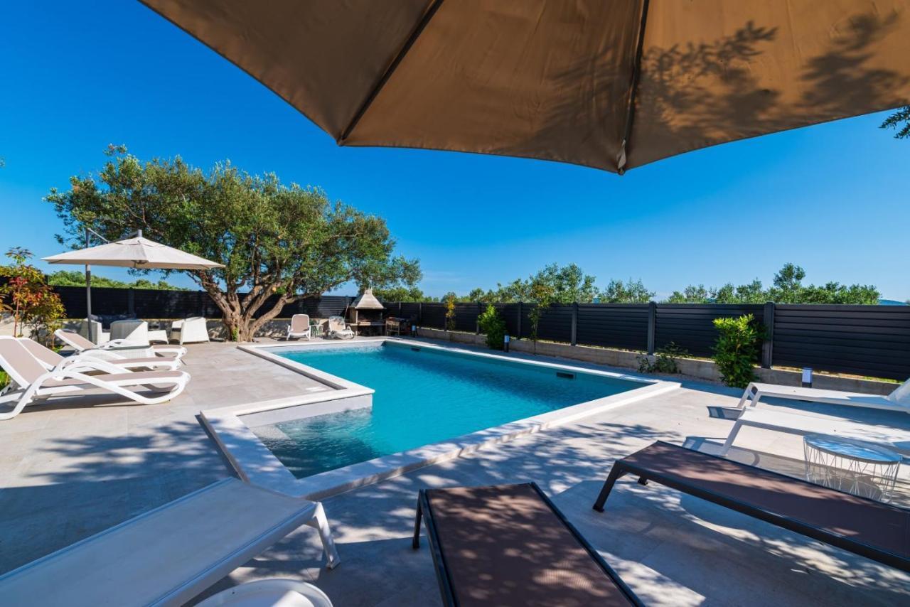 Crowonder Sun Dance With Heated Swimming Pool Seaview And Garden Sveti Filip i Jakov