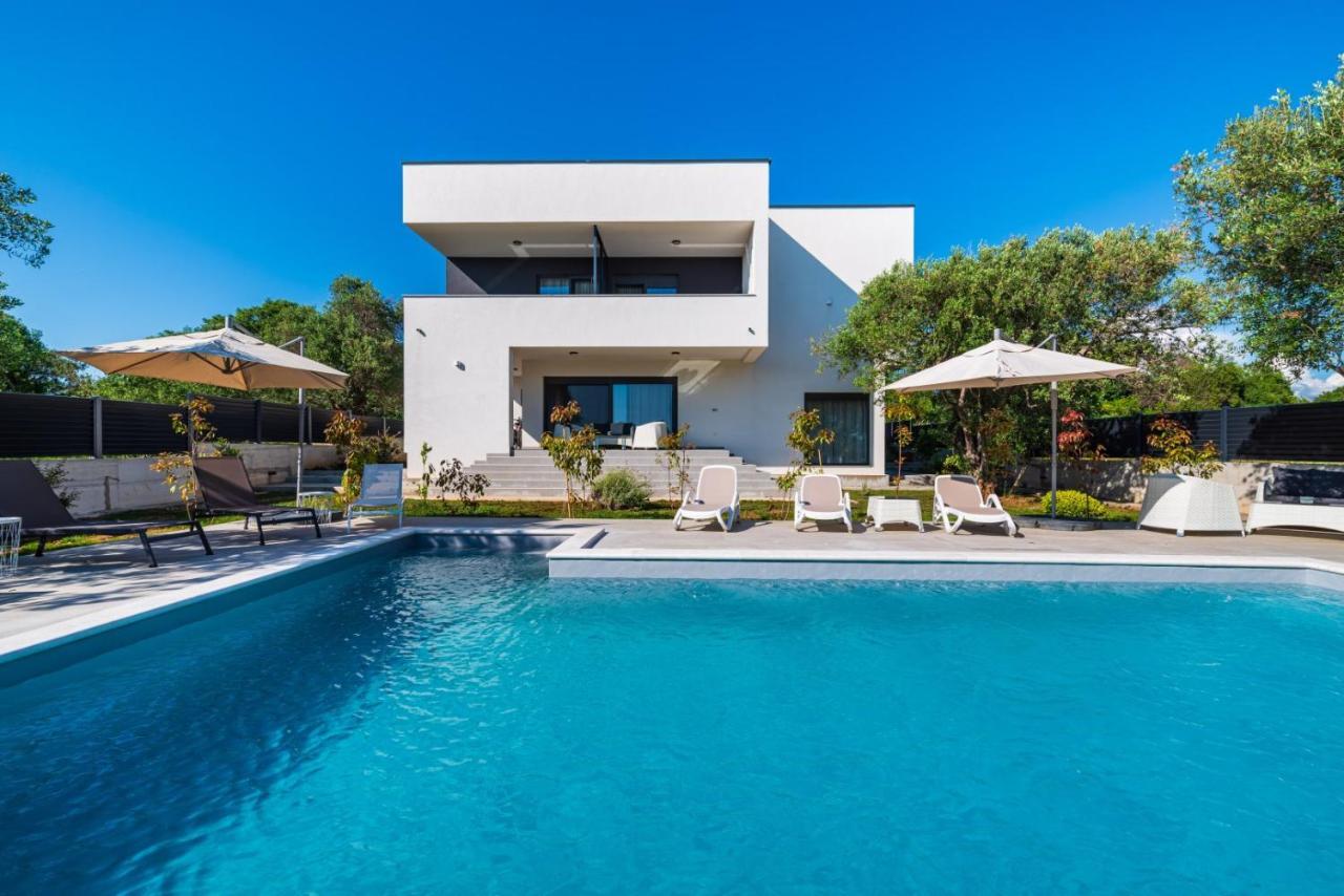 Apartamento Crowonder Sun Dance With Heated Swimming Pool Seaview And Garden