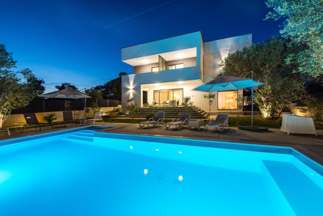 Crowonder Sun Dance With Heated Swimming Pool Seaview And Garden * Sveti Filip i Jakov