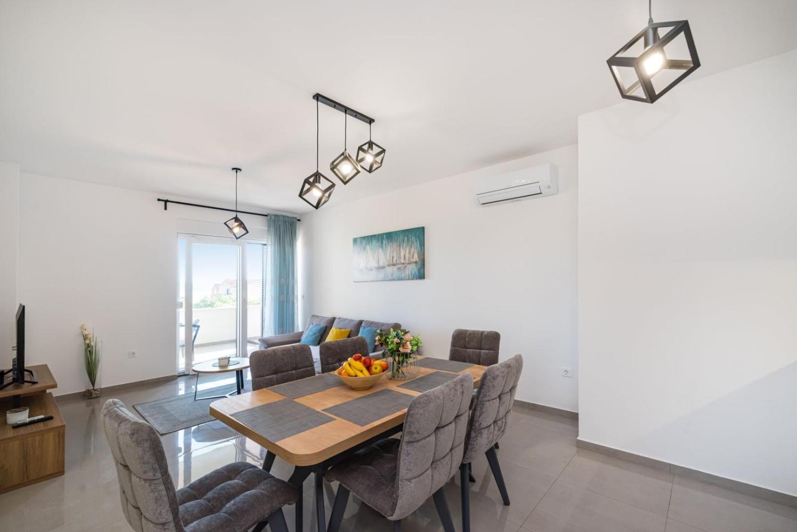 Crowonder Sun Dance With Heated Swimming Pool Seaview And Garden *