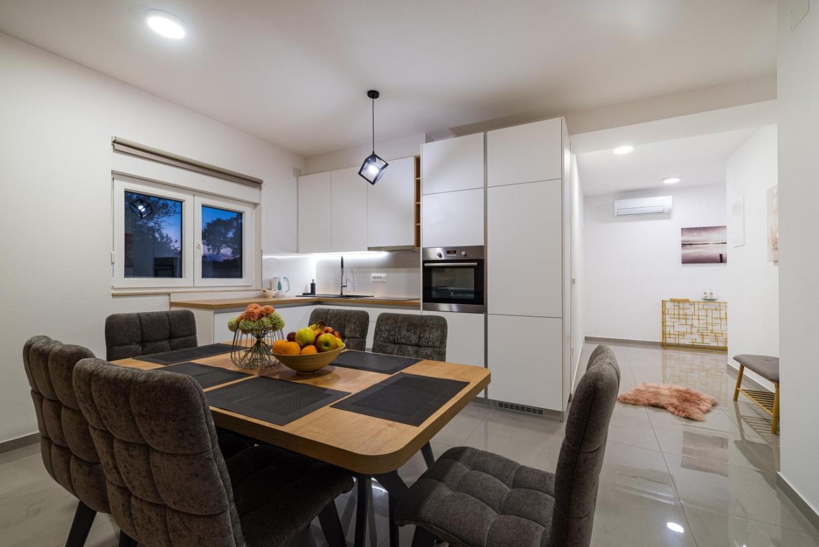 Crowonder Sun Dance With Heated Swimming Pool Seaview And Garden Apartment *