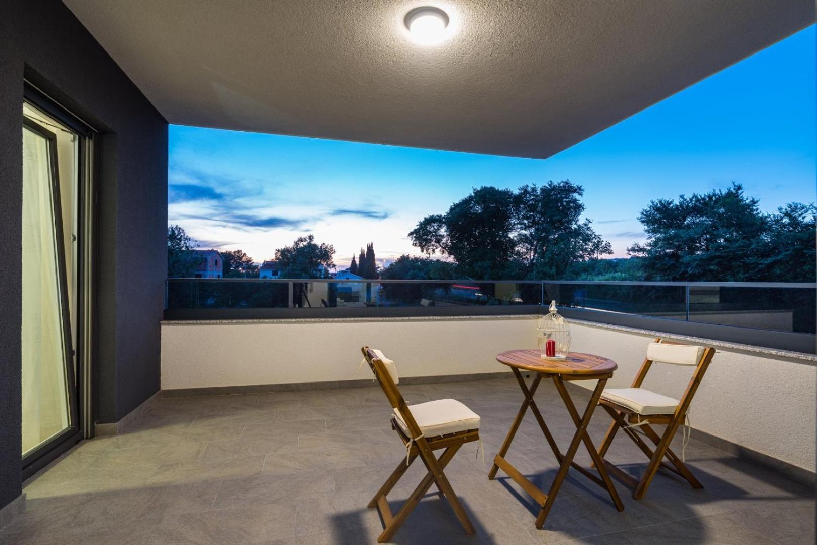 Crowonder Sun Dance With Heated Swimming Pool Seaview And Garden Apartment