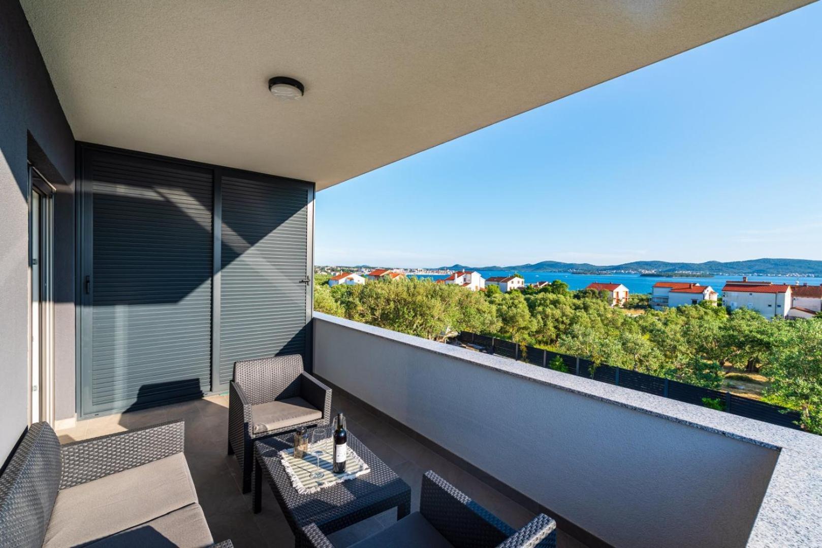 Apartment Crowonder Sun Dance With Heated Swimming Pool Seaview And Garden