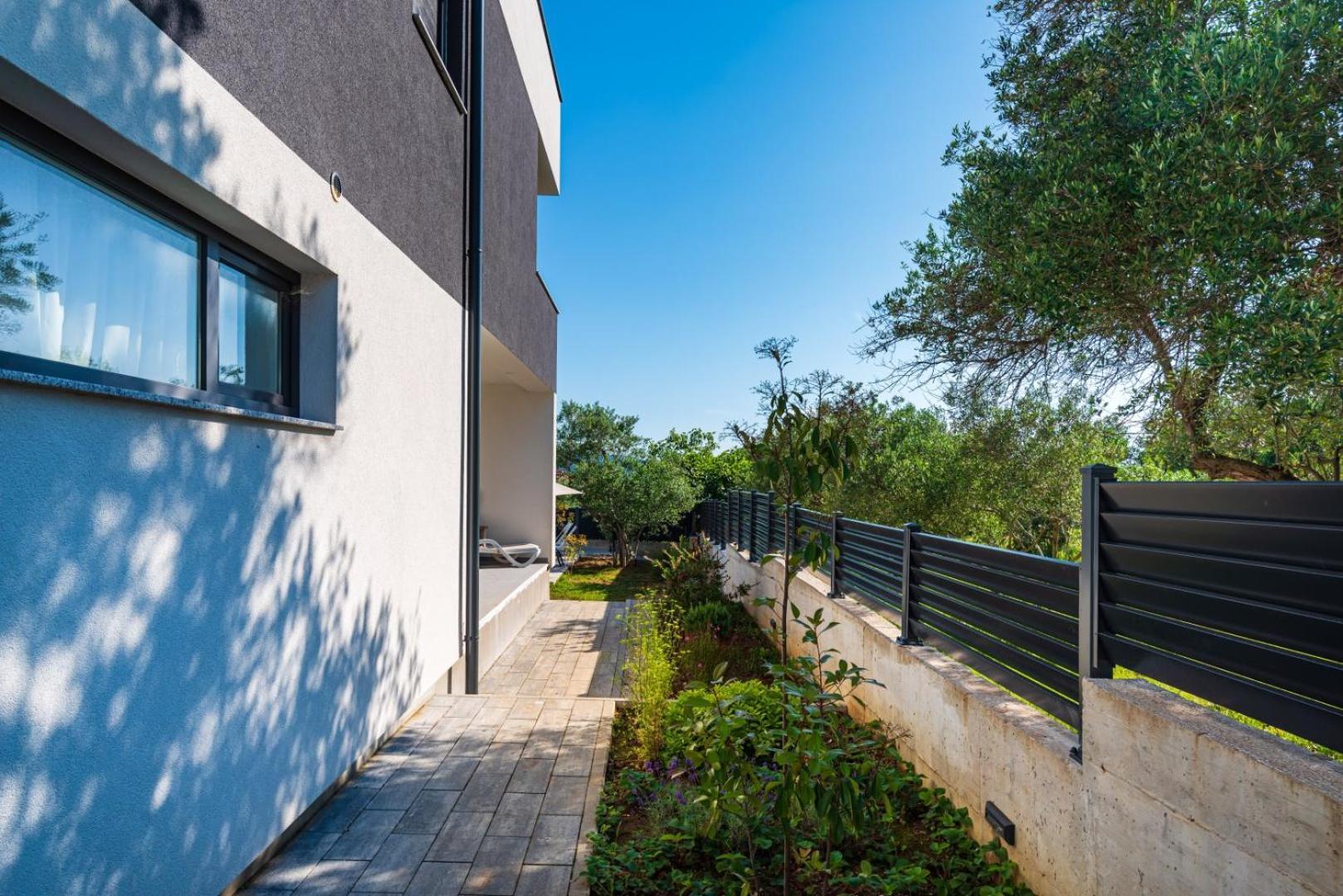 Crowonder Sun Dance With Heated Swimming Pool Seaview And Garden Sveti Filip i Jakov