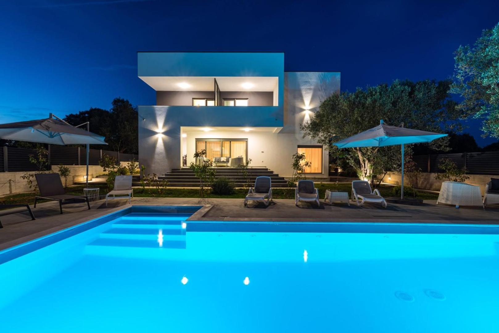 Crowonder Sun Dance With Heated Swimming Pool Seaview And Garden Sveti Filip i Jakov